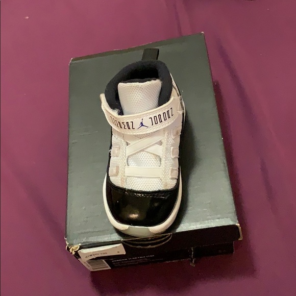 Toddler shoes sizes 4c and 5c - Picture 4 of 6